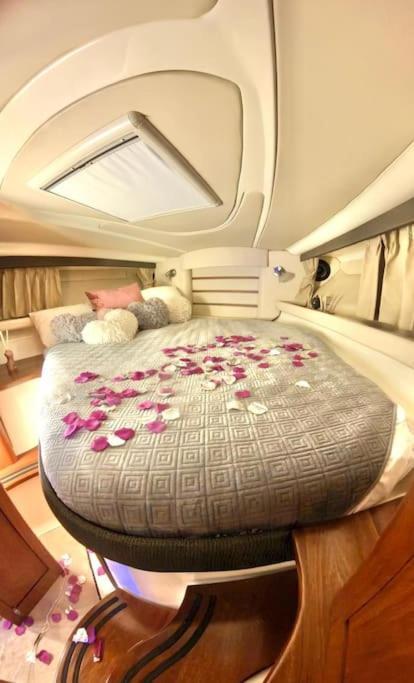 Watervliet Yacht Em Botel
